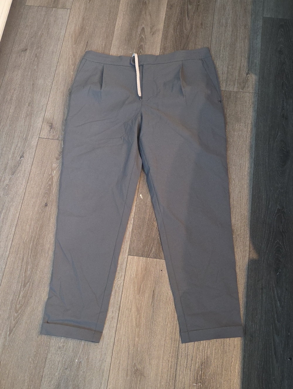 Vuori Men's Gray Drawstring Chinos